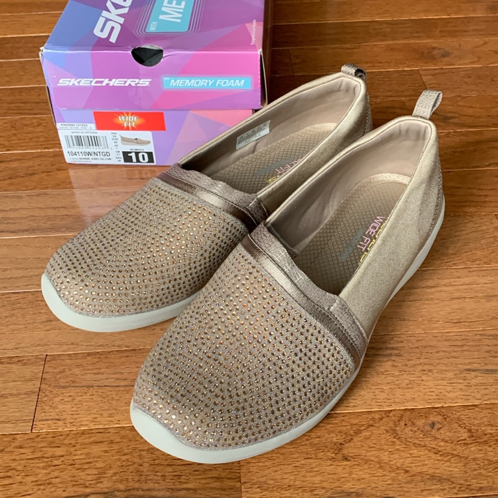 Skechers Shine and Glow Sneakers - Size 10W